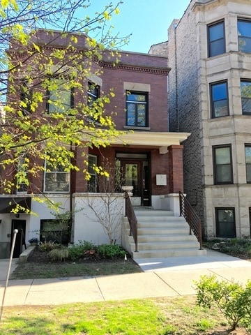 2217 W Giddings St Unit 1, Chicago, IL 60625