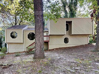 2057 Kinridge Ct, Marietta, GA 30062
