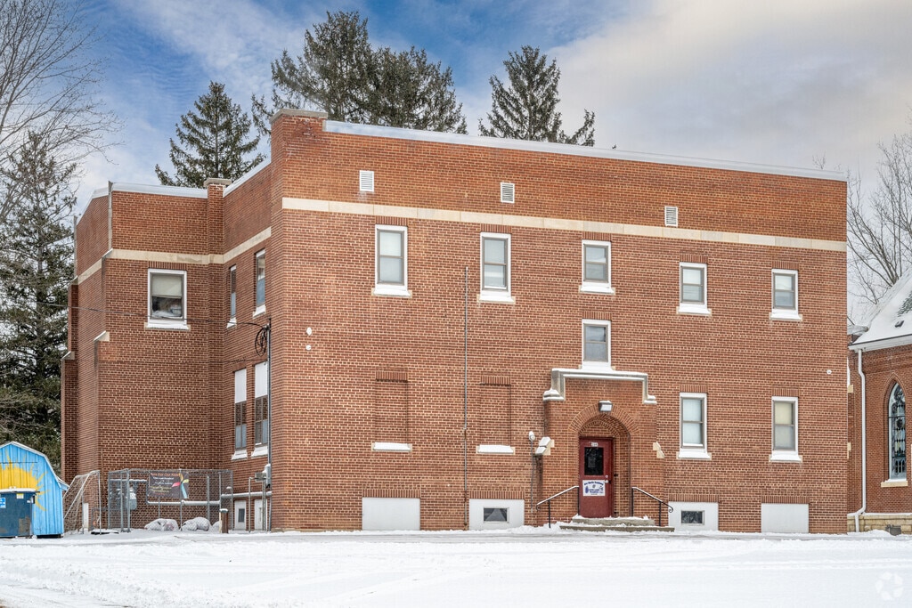 Grades PreK-7 attend Ave Maria Academy.