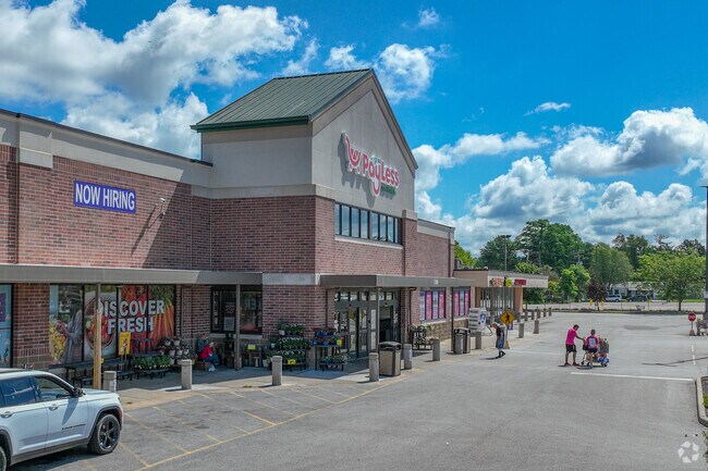 Residents of Vinton Highlands love the fresh produce at the Pay Less Grocery Store.