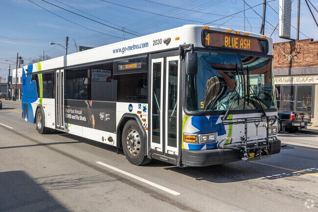 Pleasant Ridge has easy access to the Metro bus line.
