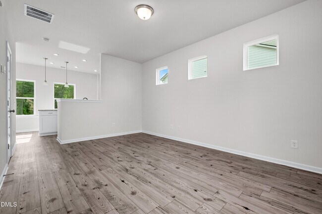 213 Courtside Dr, Dunn, NC 28334 - photo 4