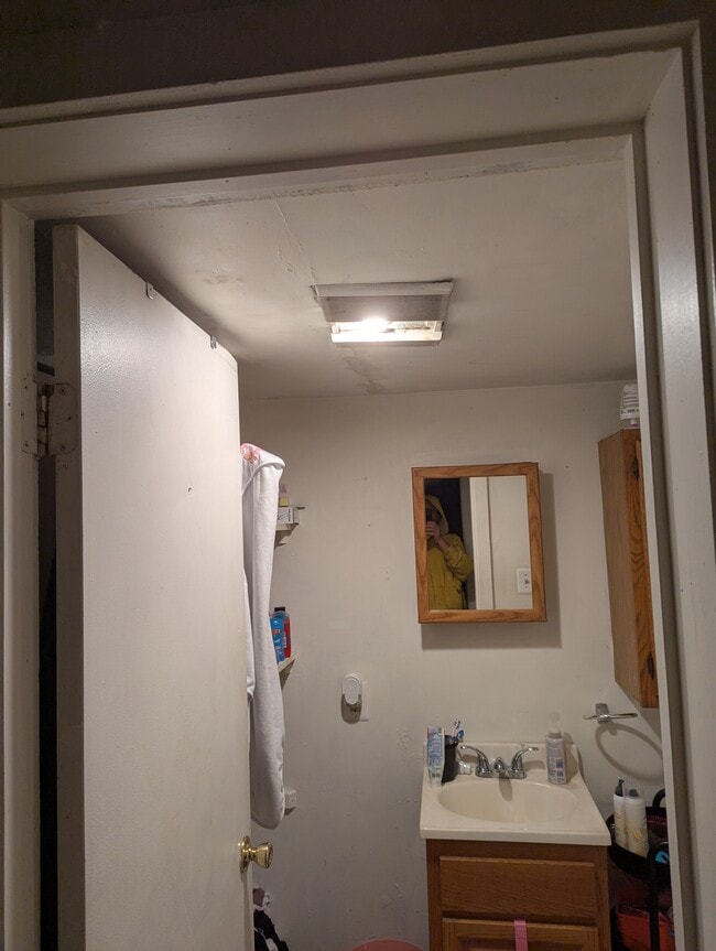 63 Broad St, Warwick, RI 02888