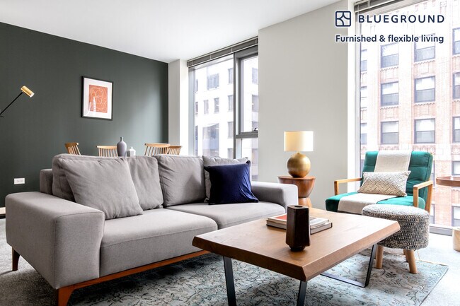 210 N Wells St unit FL19-ID282, Chicago, IL 60606 - photo 2