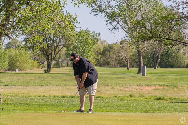 Perryton’s public 18-hole golf course stays open for golfers all year long.