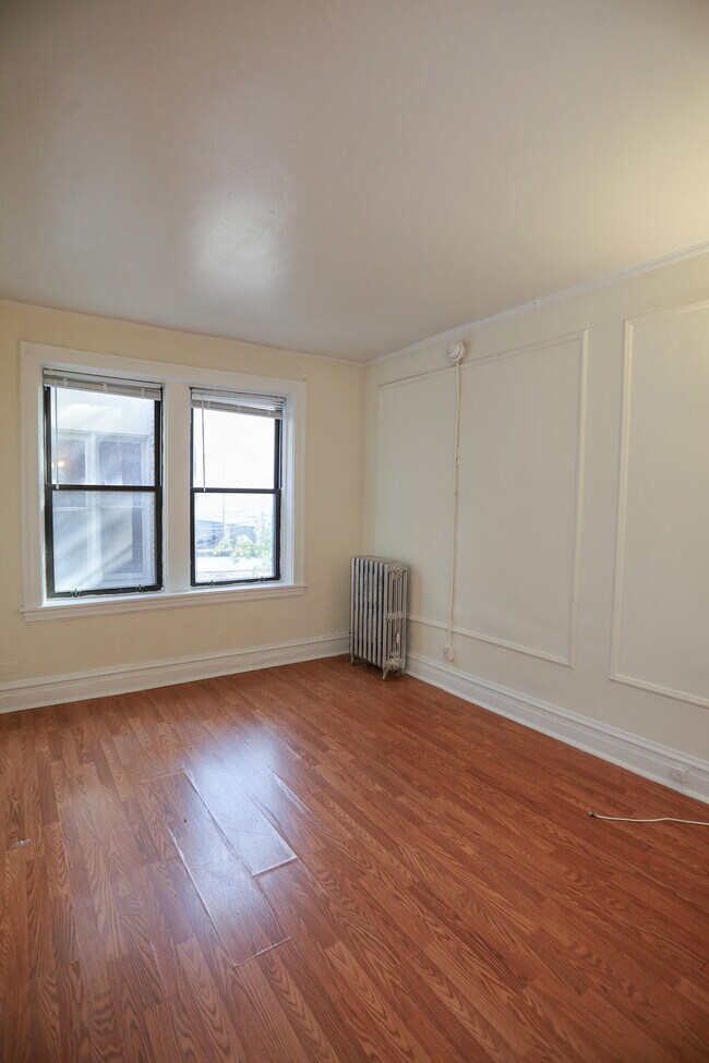 935 W Agatite Ave unit 206, Chicago, IL 60640 - photo 2