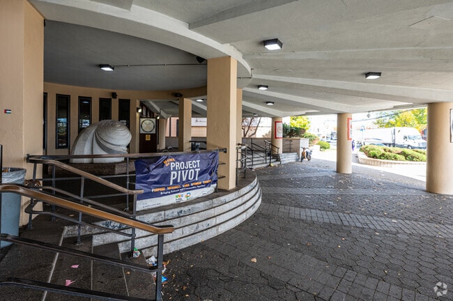 Brooklyn Bridge Academy is a public school located in BROOKLYN, NY