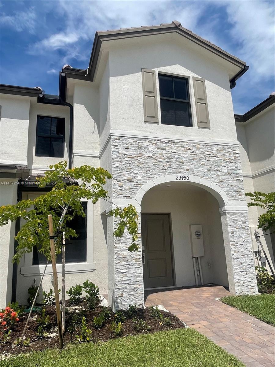 23450 SW 127th Place, Princeton, FL 33032 - photo 1