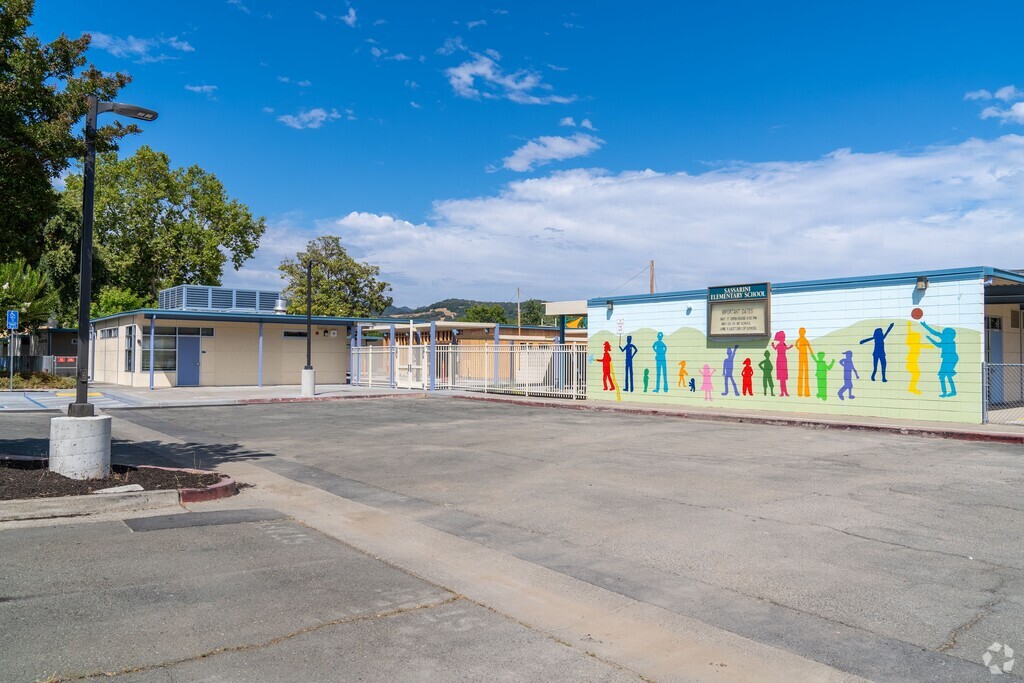 Sassarini Elementary School serves Sonoma students from Pre-K through the 5th grade.