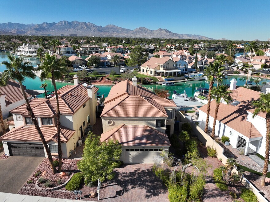 3141 Waterside Cir, Las Vegas, NV 89117 - photo 2