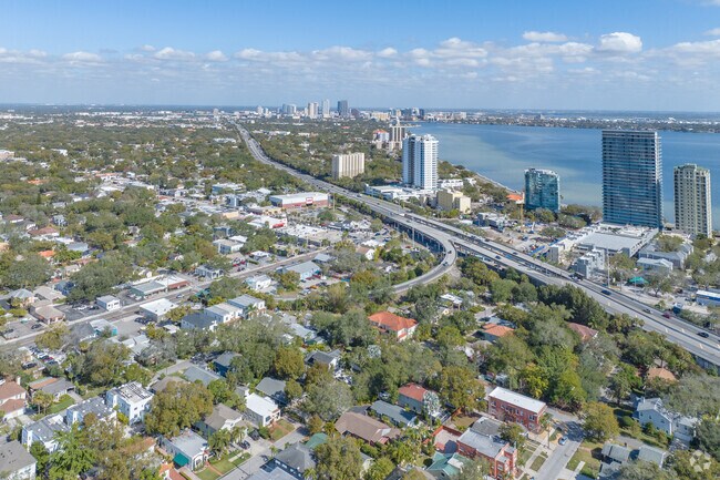 Palma Ceia is minutes away from bayshore boulevard and Tampa.