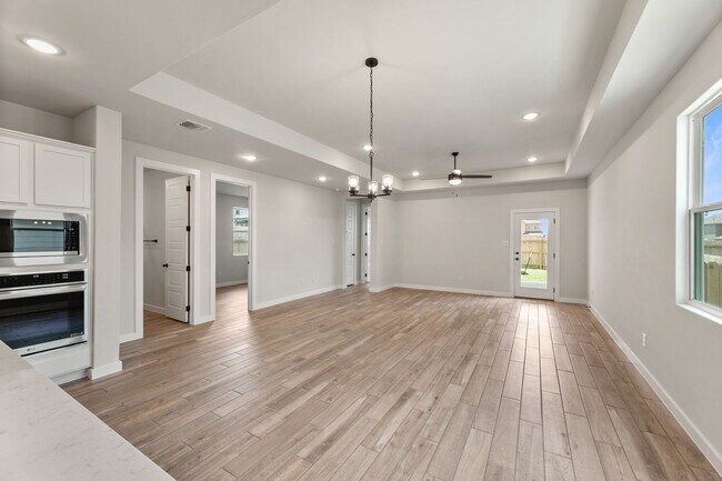 13227 Chanute Field Dr, San Antonio, TX 78253 - photo 5