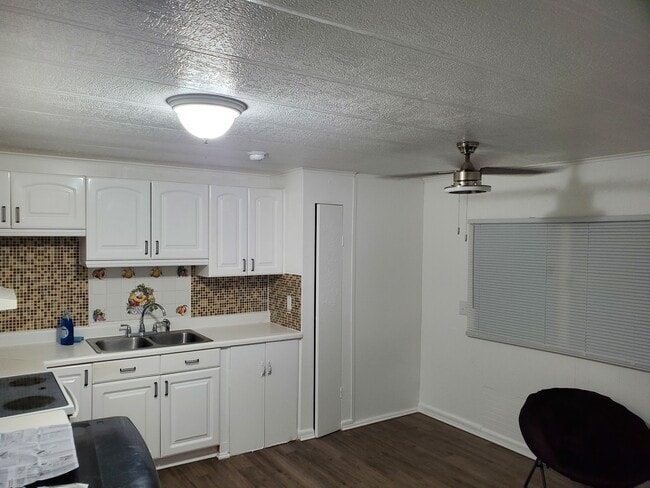 5094 Kellchris Ln unit Studio Apartment, Saint Cloud, FL 34771 - photo 4