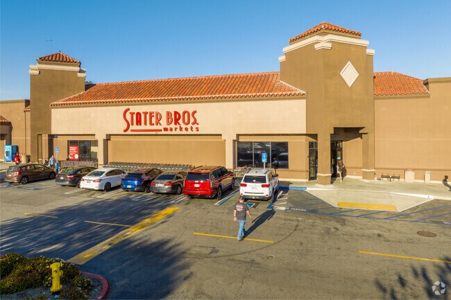 Stater Bros in Golden Triangle North, Murrieta offers fresh groceries and friendly service every day.