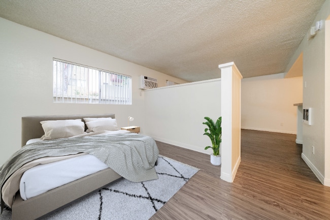 800 E Bobier Dr unit L1, Vista, CA 92084 - photo 3