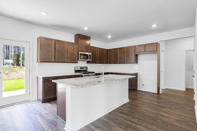 209 Groveton Ct, Euharlee, GA 30145 - photo 4