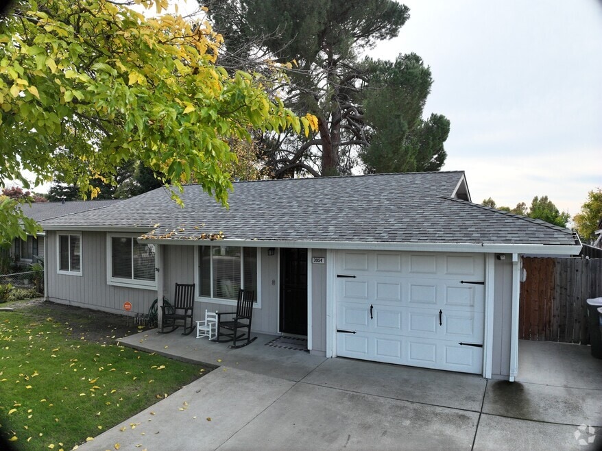 3954 Bainbridge Dr, North Highlands, CA 95660 - photo 2