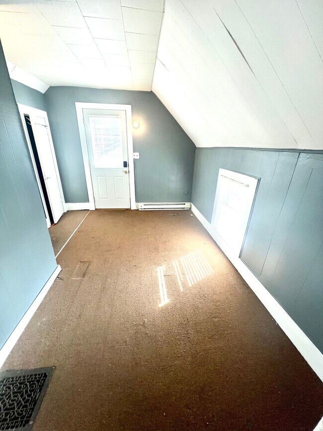 220 W Pierce St unit 2, Macomb, IL 61455 - photo 4