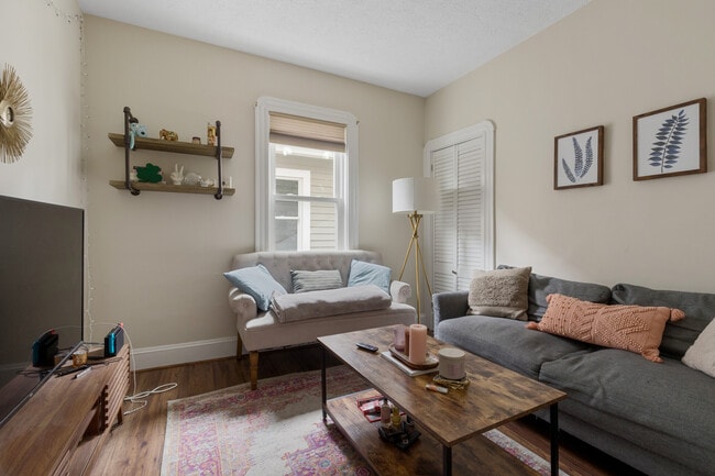 19 Malvern Ave unit 2, Somerville, MA 02144 - photo 7