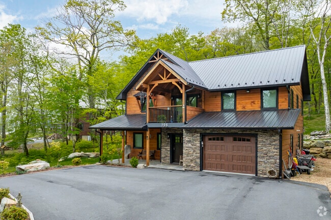 Neighborhoods in Sugar Mountain are dotted with lush greenery and vibrant wildflowers, creating postcard-worthy views.