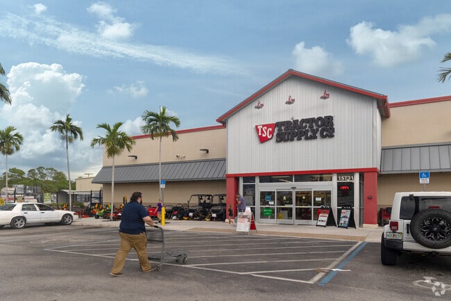 Loxahatchee Groves has farm tool store for all your needs.