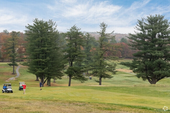 Derryfield Country Club in Eaton Heights is an 18 hole course for all skill levels.