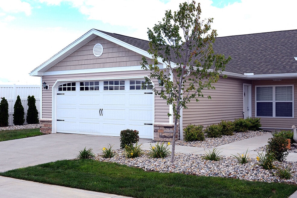 Redwood Southgate, Southgate, MI 48195 - photo 1