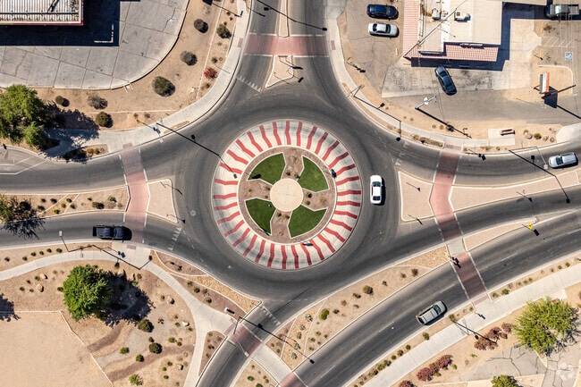 It's easy to get around San Luis with highway 95 running right through town.