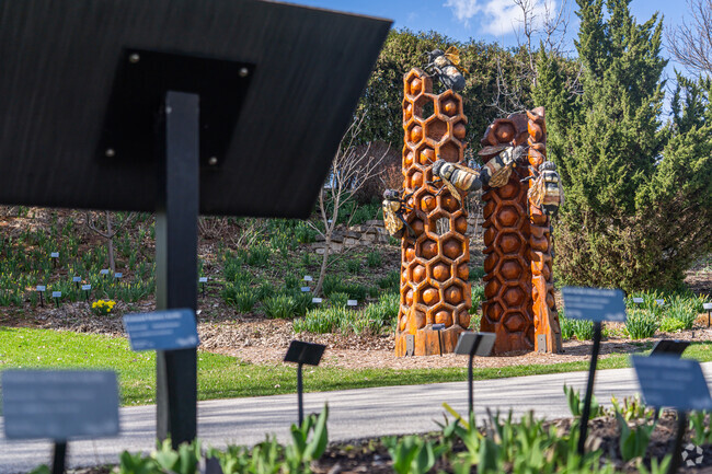 The Green Bay Botanical Garden offers 47 acres of themed gardens and outdoor exhibits.