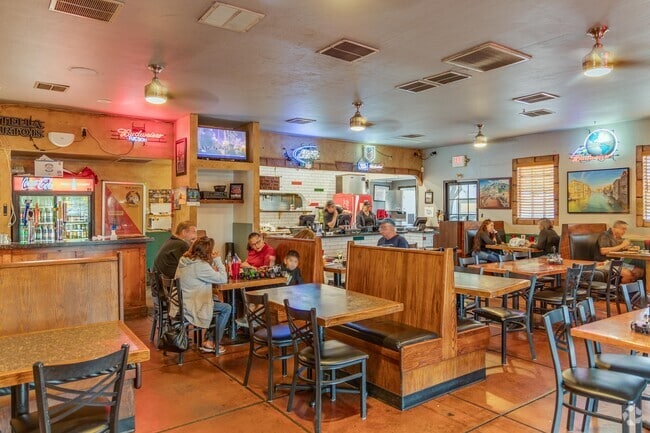 Bianchi's Italian Restaurant serves Italian food with the classic touch of a family restaurant.