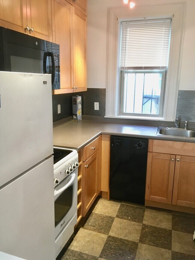 1673 Commonwealth Ave Unit 12, Boston, MA 02135