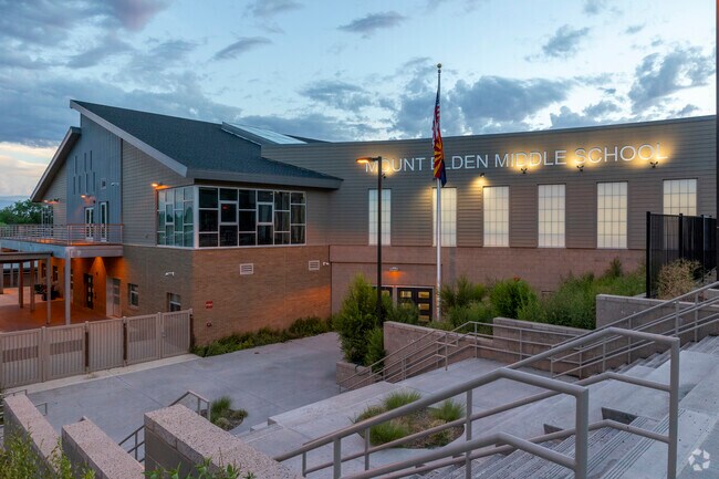 Flagstaff’s Mount Elden Middle School is a B- rated school on Niche.com.