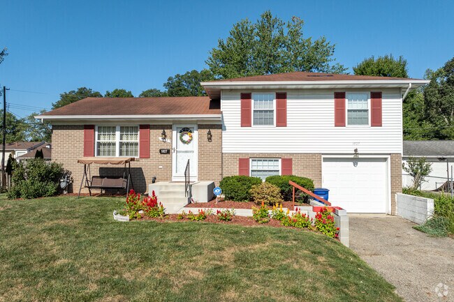 Glenmeadows has lots of older style homes with real brick and real stucco.