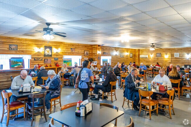 Too Fat Sisters serves local Southern comfort food along Highway 72 in Tuscumbia.