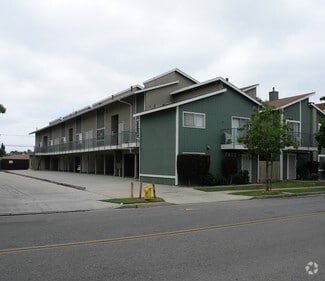 7902 Holt Ave, Huntington Beach, CA 92647