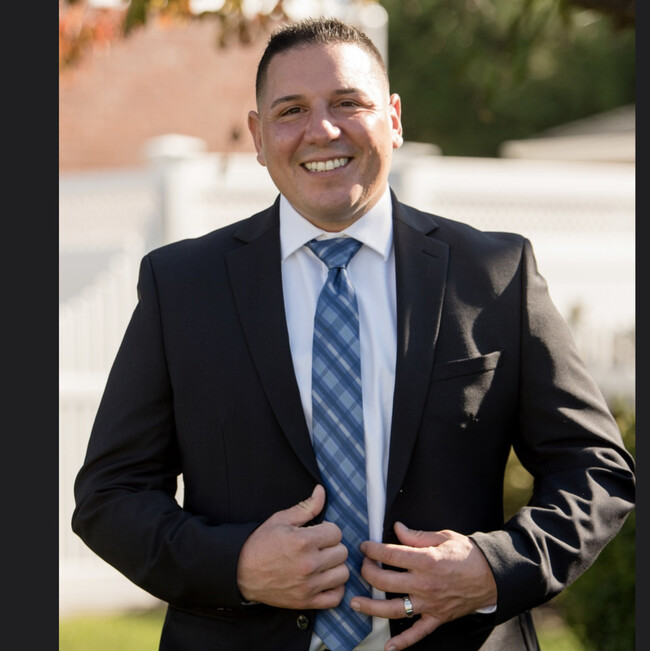 Agent Photo