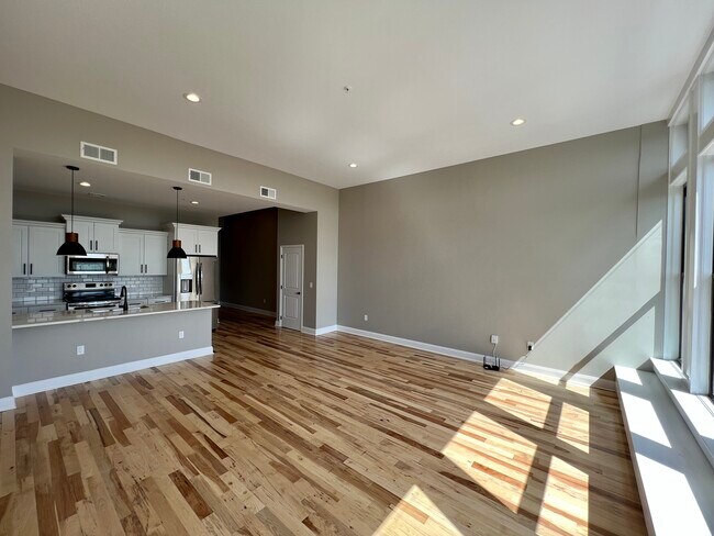 409 Lackawanna Ave unit 412, Scranton, PA 18503 - photo 3