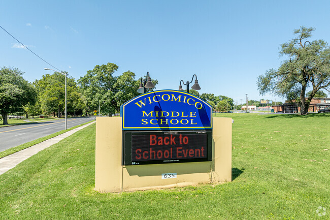 Wicomico Middle School has 819 students in grades 6-8 with a student-teacher ratio of 11 to 1.