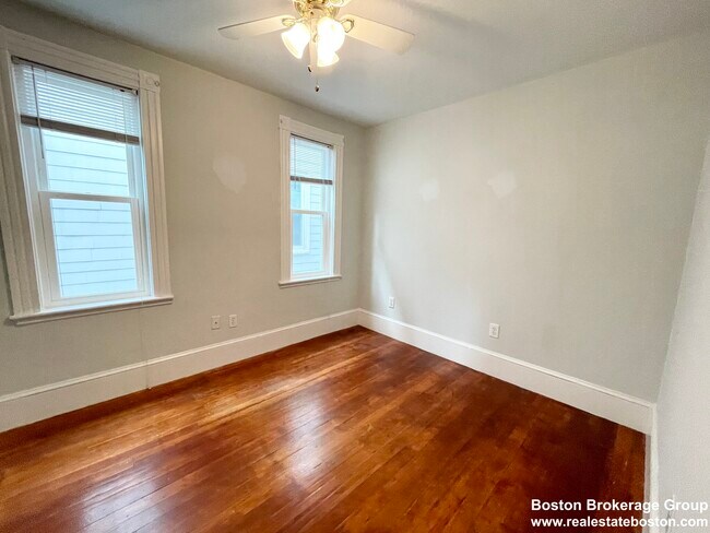 65 Roseclair St unit 1, Dorchester, MA 02125 - photo 3