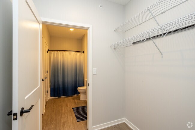 Digs on Park Ave, Omaha, NE 68105 - photo 6