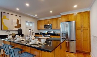 12 Thornton Rd, Chestnut Hill, MA 02467