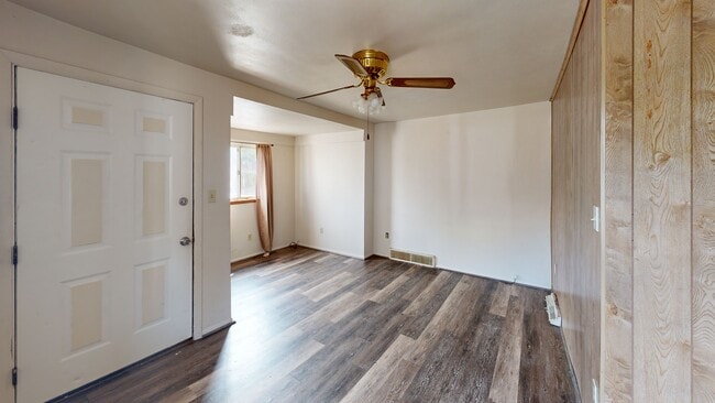 2620 Kansas St, McKeesport, PA 15132 - photo 2