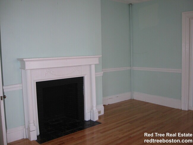 12 Verndale St unit 2, Brookline, MA 02446 - photo 4
