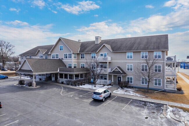 Lighthouse Landings, Neenah, WI 54956 - photo 2