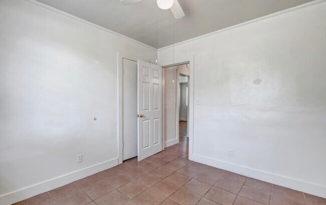 2920 Moncrief Rd unit 2924 Moncrief Rd, Jacksonville, FL 32209 - photo 2