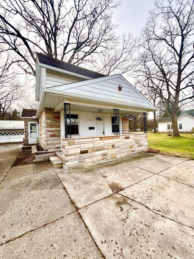 2260 E Grand River Ave, Williamston, MI 48895