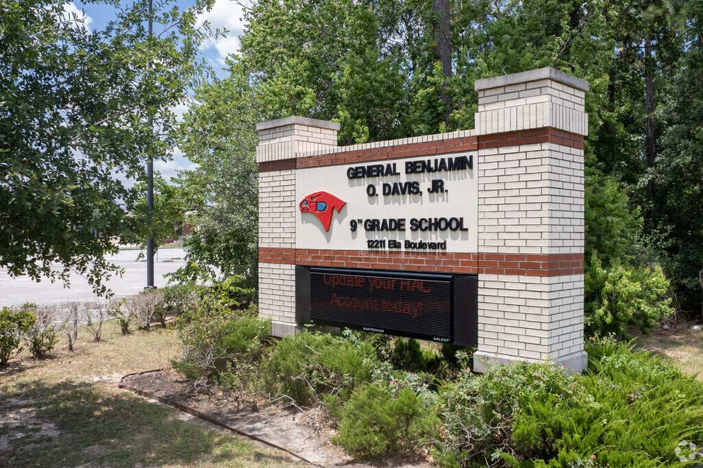 Davis Ninth Grade empowers students to become confident, responsible individuals.
