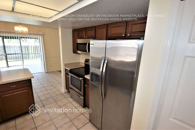 9030 Dixiana Villa Cir, Tampa, FL 33635 - photo 6