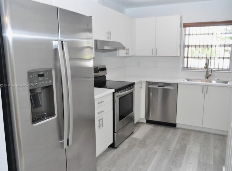 13492 SW 38th Ln, Miami, FL 33175 - photo 1