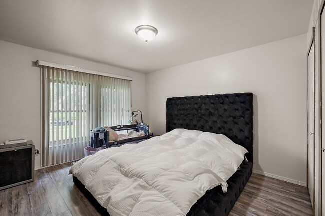 35715 Maureen Dr, Sterling Heights, MI 48310 - photo 6